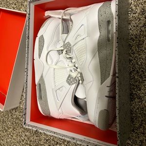 Air Jordan 4 White Oreo (Tech Grey)
